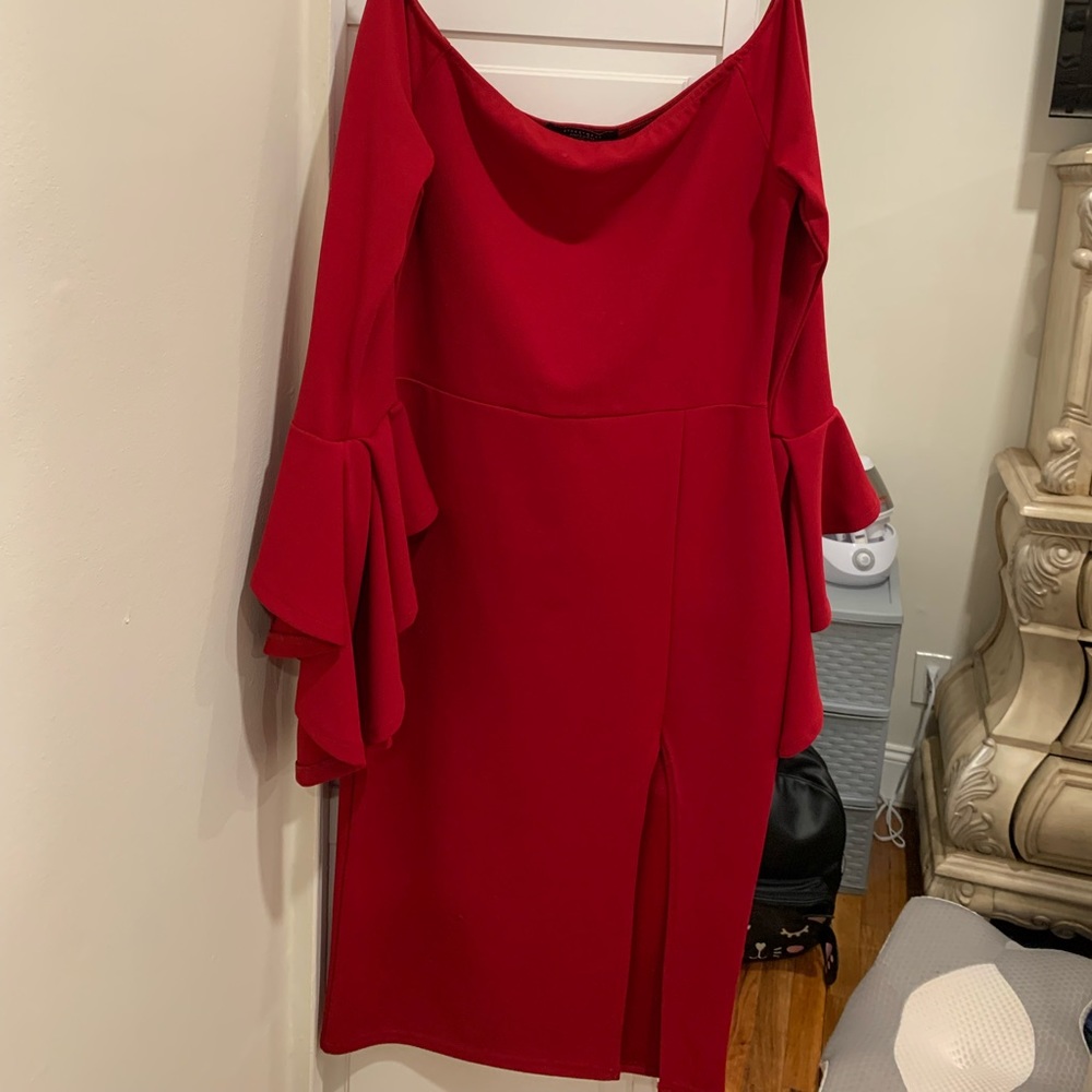Red beautiful dress worn once size Large